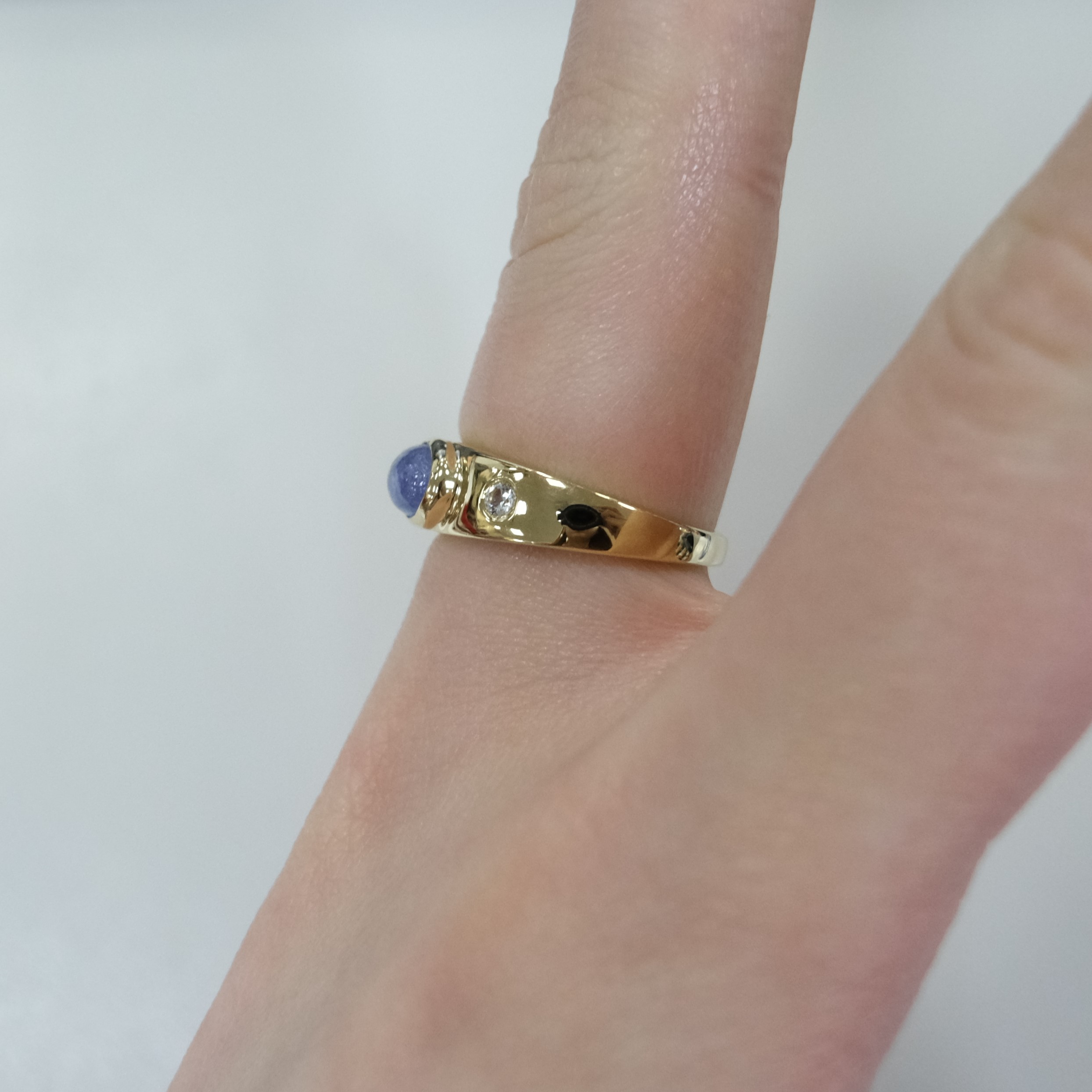 Серебряное кольцо с танзанитом
